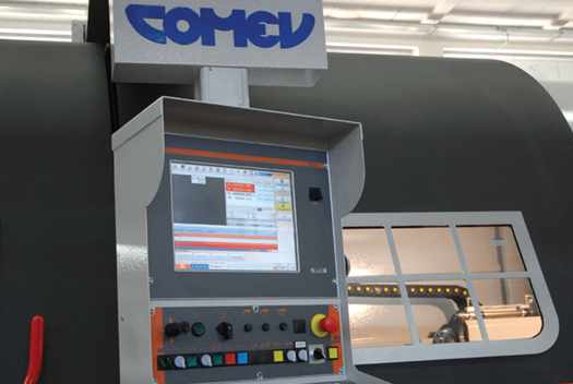 tornio cnc grande maneggevole